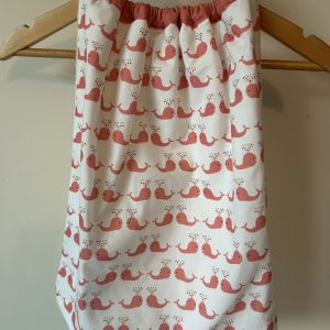 Serviette de table élastique "Baleines amoureuses rose"